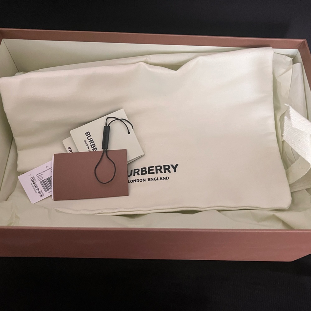 COPY - Burberry shoes size 10.5 for men - Picture 2 of 3